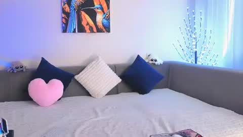 Emily Heels online show from July 6, 10:45 am
