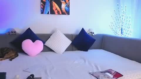 Emily Heels online show from July 28, 4:50 pm