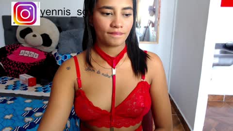 Snapshot of emily_hot_01 chatting on January 28, 7:10 pm emily online show from January 28, 7:10 pm