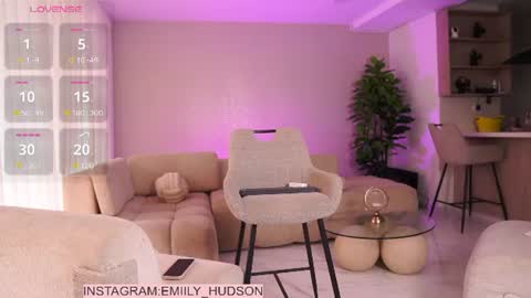 independet model online show from July 18, 9:40 pm