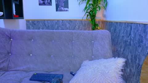 Snapshot of emily_jones3 chatting on October 6, 11:29 am Emily online show from October 6, 11:29 am