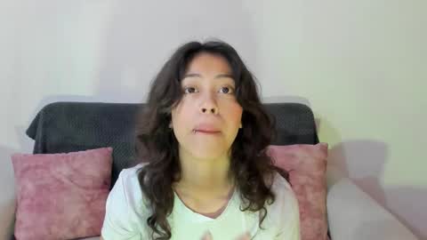 Snapshot of emily_jonessxx chatting on December 15, 1:48 pm emily online show from December 15, 1:48 pm