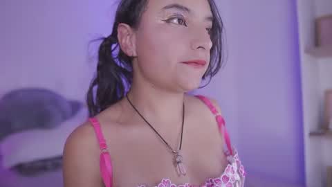 Snapshot of emily_jonexs_ chatting on July 4, 12:00 pm mily online show from July 4, 12:00 pm