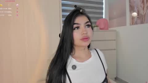 EmilyKenner  Independent model  online show from September 26, 11:25 am