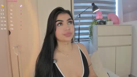 EmilyKenner  Independent model  online show from October 17, 11:57 am