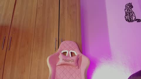 emily lady20  Independient modelIndependiente online show from January 17, 3:12 am