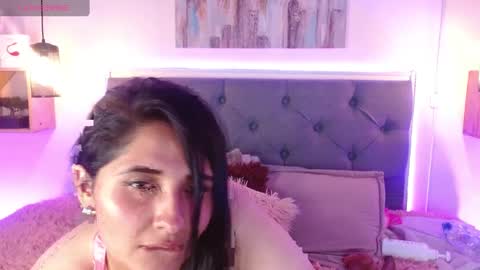 Snapshot of emily_leinn chatting on March 4, 5:45 pm E M I L Y online show from March 4, 5:45 pm