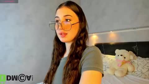 Emily online show from March 5, 1:23 am