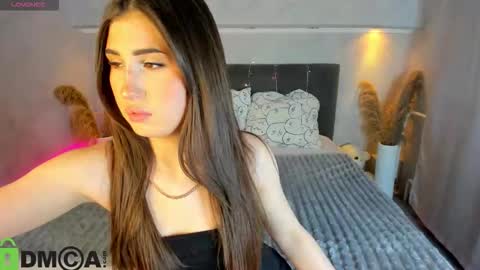 Emily online show from March 28, 9:09 am