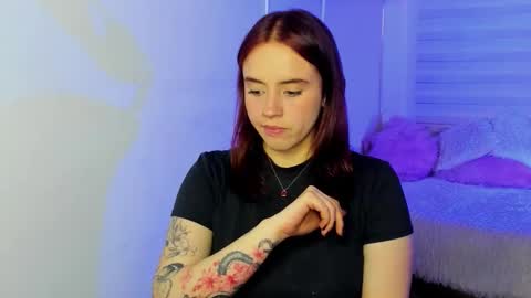 emily_lindey online show from December 17, 3:34 am