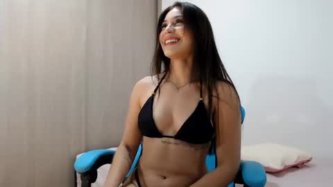 emily_mikelhot online show from July 9, 6:39 am