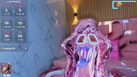 Emily  online show from October 18, 8:53 pm