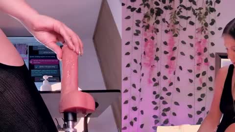 Snapshot of emily_montoya chatting on January 22, 1:31 am Emily online show from January 22, 1:31 am