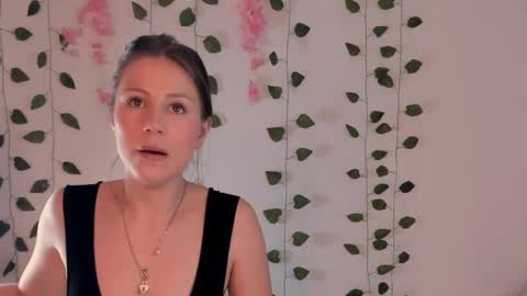 Snapshot of emily_montoya chatting on February 20, 2:40 am Emily online show from February 20, 2:40 am