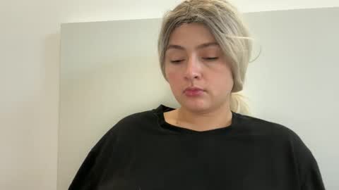 emily_morning_dew online show from October 6, 6:00 am