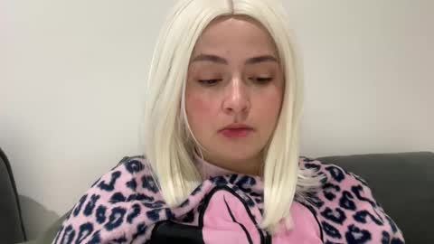 emily_morning_dew online show from November 4, 6:01 am