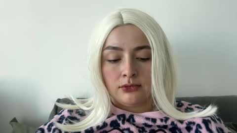 emily_morning_dew online show from November 5, 10:15 am