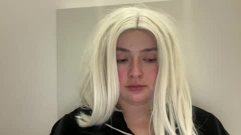 Snapshot of emily_morning_dew chatting on February 13, 8:38 pm emily_morning_dew online show from February 13, 8:38 pm