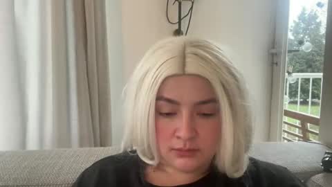 Snapshot of emily_morning_dew chatting on February 20, 8:16 am emily_morning_dew online show from February 20, 8:16 am