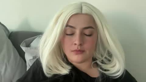 Snapshot of emily_morning_dew chatting on March 13, 3:40 pm emily_morning_dew online show from March 13, 3:40 pm