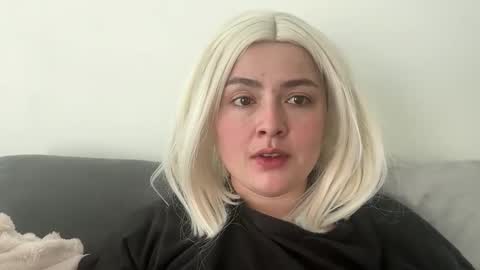 Snapshot of emily_morning_dew chatting on March 15, 7:14 am emily_morning_dew online show from March 15, 7:14 am