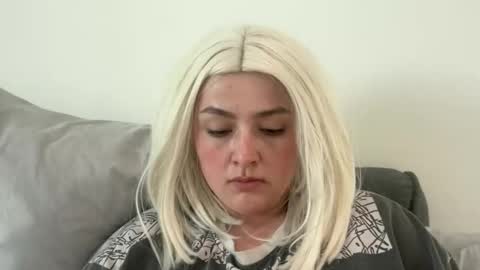 Snapshot of emily_morning_dew chatting on March 21, 5:01 am emily_morning_dew online show from March 21, 5:01 am