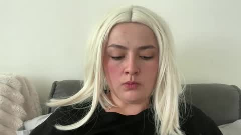 Snapshot of emily_morning_dew chatting on March 22, 5:33 am emily_morning_dew online show from March 22, 5:33 am