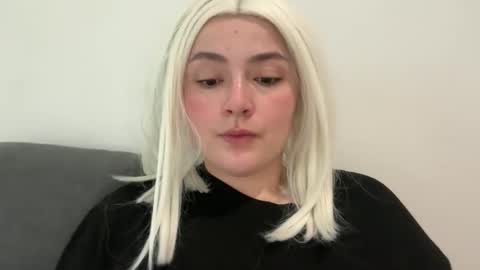 Snapshot of emily_morning_dew chatting on March 27, 5:24 am emily_morning_dew online show from March 27, 5:24 am