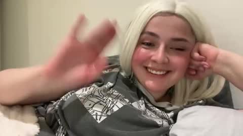 Snapshot of emily_morning_dew chatting on March 30, 6:31 pm emily_morning_dew online show from March 30, 6:31 pm