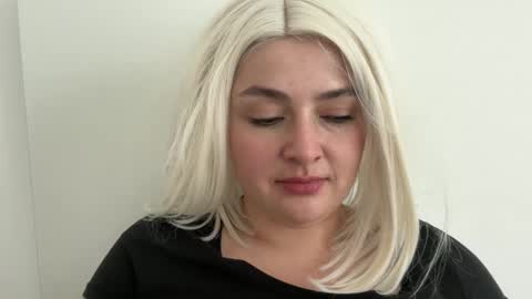 Snapshot of emily_morning_dew chatting on April 11, 10:52 am emily_morning_dew online show from April 11, 10:52 am