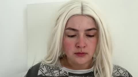 Snapshot of emily_morning_dew chatting on April 14, 5:46 am emily_morning_dew online show from April 14, 5:46 am