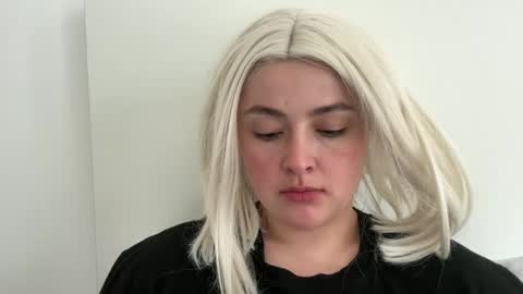 Snapshot of emily_morning_dew chatting on April 16, 6:58 am emily_morning_dew online show from April 16, 6:58 am