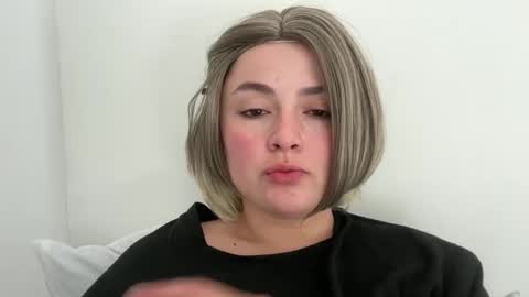 Snapshot of emily_morning_dew chatting on April 22, 6:38 am emily_morning_dew online show from April 22, 6:38 am