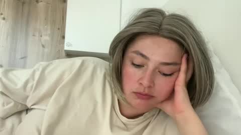 emily_morning_dew online show from June 28, 10:10 am