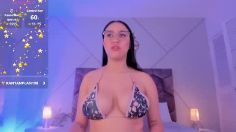 Snapshot of emily_nova_ chatting on April 24, 11:45 am emily_nova_ online show from April 24, 11:45 am