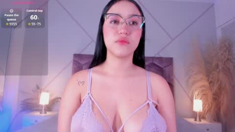 Snapshot of emily_nova_ chatting on May 30, 11:51 am emily_nova_ online show from May 30, 11:51 am