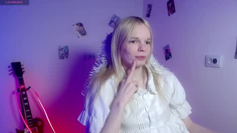 Lia online show from March 27, 1:55 pm