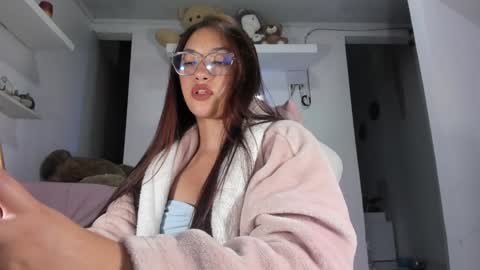 emily_palmeer online show from December 11, 9:09 am