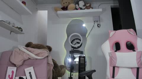 emily_palmeer online show from December 11, 12:12 pm