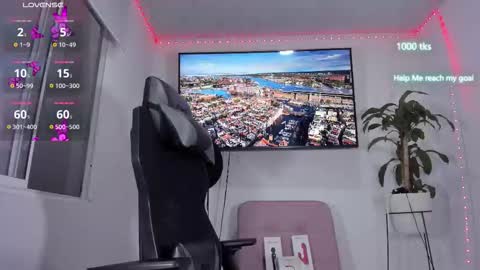 emily_palmeer online show from December 22, 11:18 am