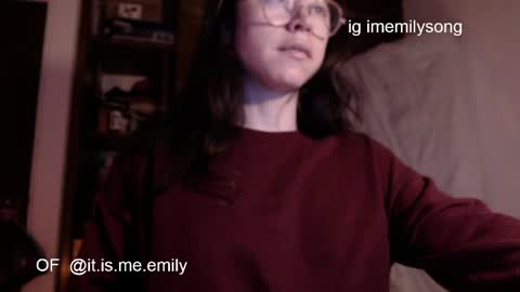 emily_pearl_ online show from May 25, 9:15 am