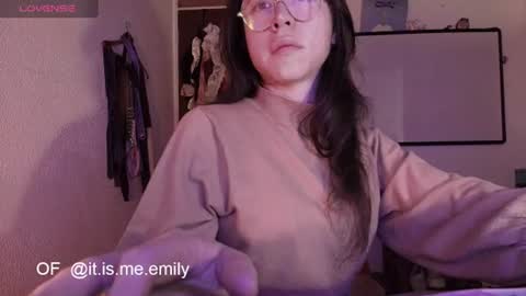 emily_pearl_ online show from July 13, 11:18 pm