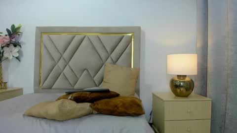 Emily online show from November 18, 7:07 pm