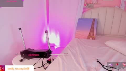 Snapshot of emily_restrepoo chatting on June 30, 6:03 am Emily online show from June 30, 6:03 am