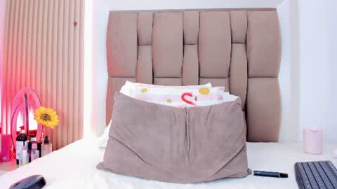 emily_rivas_ online show from August 1, 3:50 am