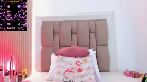 emily_rivas_ online show from August 4, 2:59 am