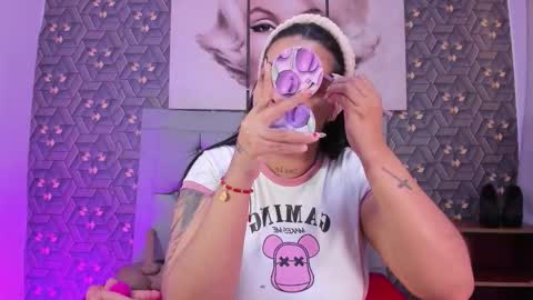 Snapshot of emily_rivera78 chatting on February 16, 7:43 pm Emily online show from February 16, 7:43 pm