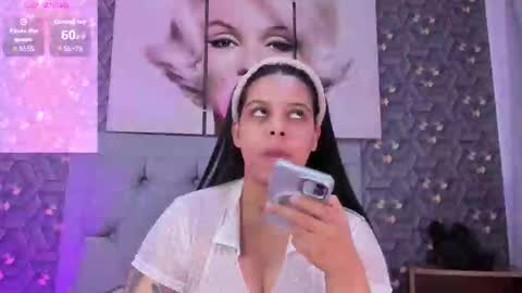 Snapshot of emily_rivera78 chatting on March 22, 2:15 am Emily online show from March 22, 2:15 am