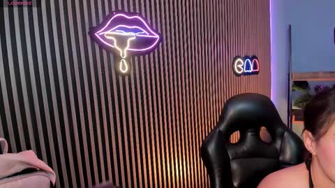 Emily  online show from December 4, 4:44 am