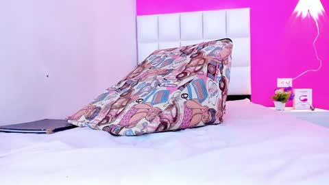 Emily online show from December 11, 2:11 pm